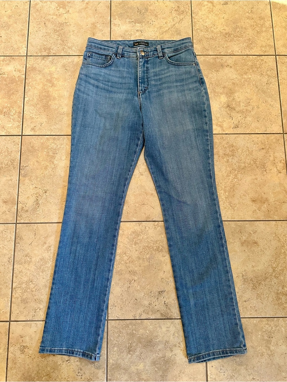 Women’s high rise Lee jeans- straight leg - size 8 long